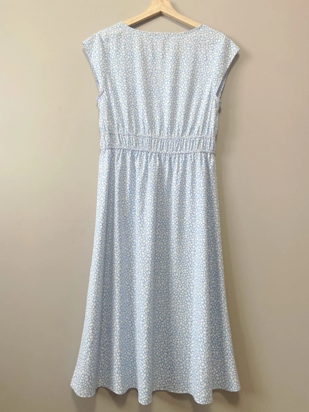 RW&CO. Light Blue Printed V-Neck Midi Dress with Elastic Waist - Picture 2 of 9